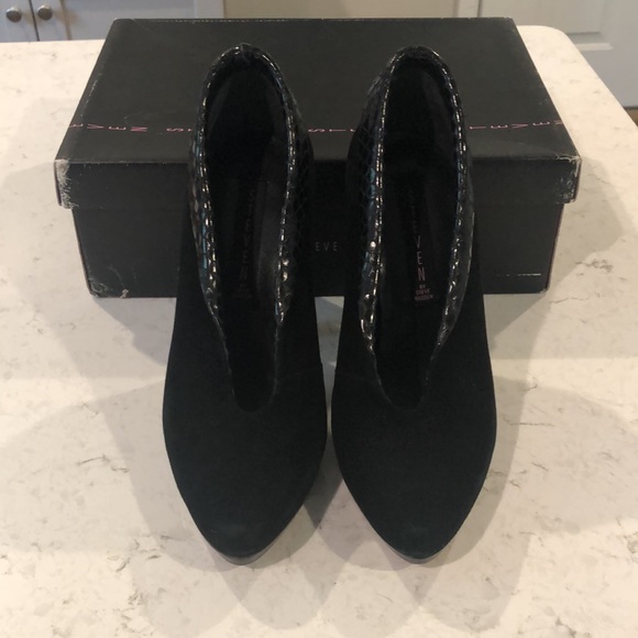 Steve Madden Provide High Heeled Booties - Picture 3 of 6